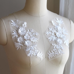 OFF WHITE 3D Embroidered Lace Applique, Mirrored Pair Flower Pattern for Bridal, Veils, Dancing Costumes, Couture Gowns A088-L