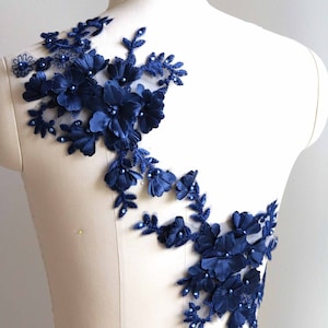 Paire d'appliques 3D en dentelle pétales et feuilles BLEU MARINE avec perles et perles pour robes élégantes, costumes de danse haute couture, robes de bal A148-B