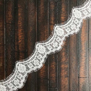 3.3 Yard LIGHT IVORY Scalloped Eyelash Lace Trim, 3&quot; Lace Trim for Wedding Gown, Bridal Veil, Garter, Curtain, Lingerie, Under Garment T008