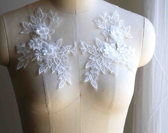 OFF WHITE 3D Floral Lace Applique with Flowers and Leaves, Mirror Pair for Bridal, Wedding Lace, Ballroom Gowns, Veils A189-M