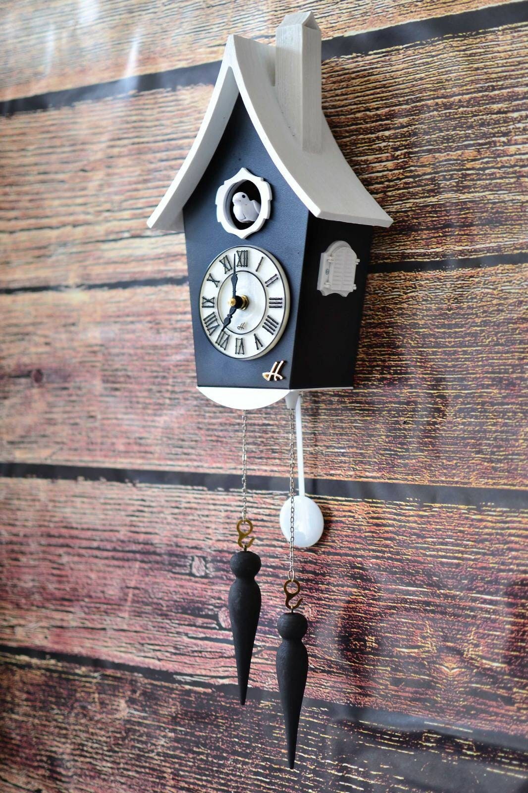 HERCHR Reloj de Cuco, pequeño Reloj Cuco de Pared, Relój de péndulo con Voz  de pájaro, Reloj Colgante de Cuarzo Bird House Cuckoo para Decoración del  salón : : Hogar y cocina