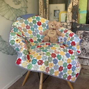 Hexagon star patterned handmade one of a kind baby quilt with 30s reproduction prints - 100% cotton