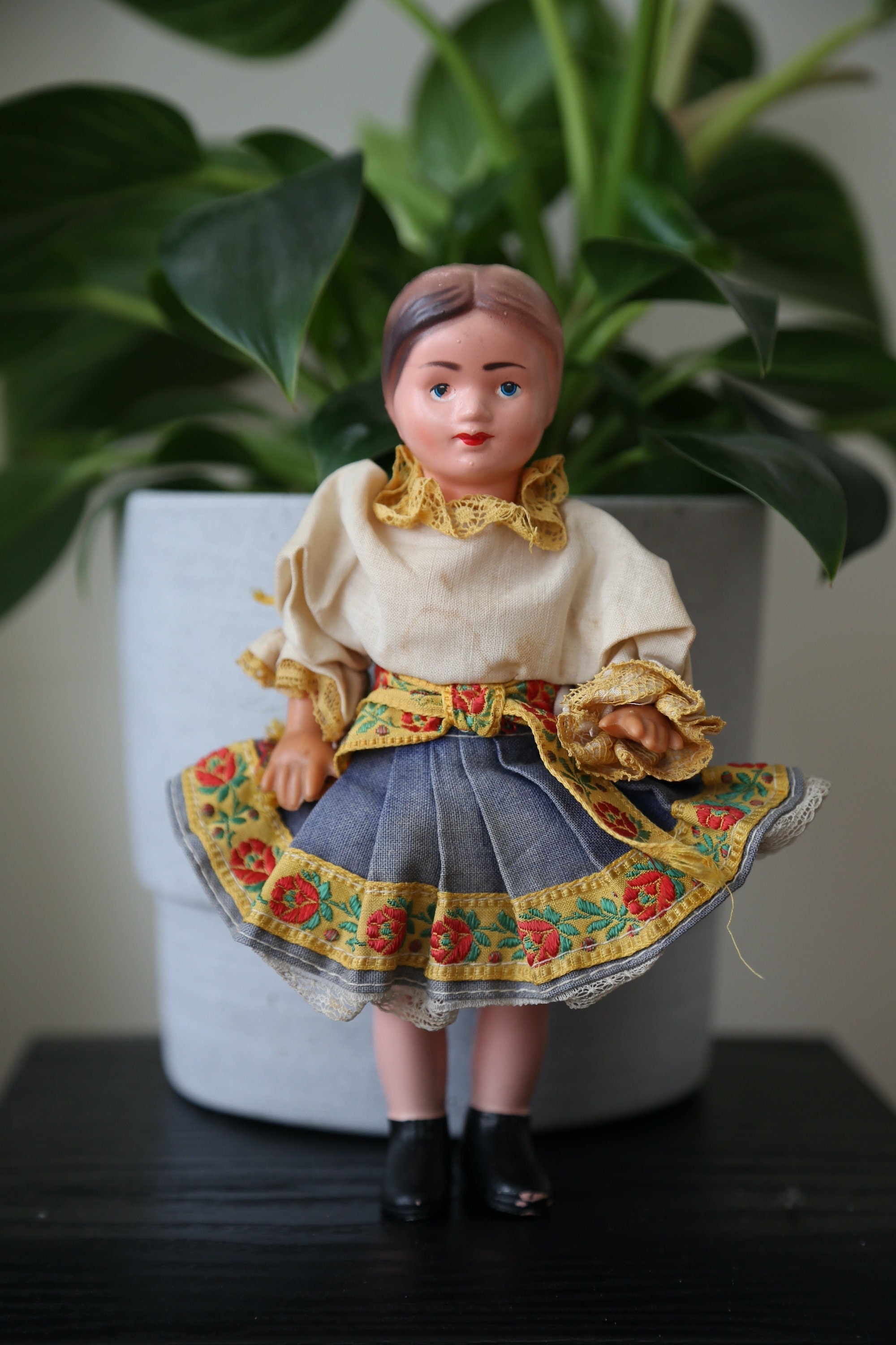 チェコ人形　ハンドメイド　民族衣装　2体　アンティーク　レトロ　スロヴァキア チェコスロバキア 民族衣装 人形 ヴィンテージ - メルカリ