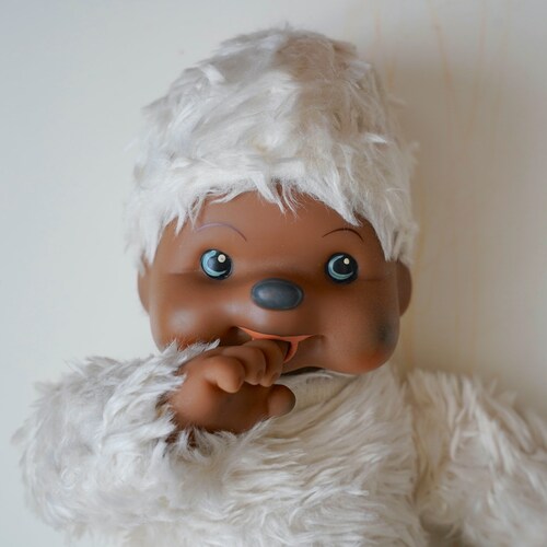 Vintage Large deals Monchhichi 1980s, Rubber Face White Plush, Monchhichi Sekiguchi Toys, 11 incesh