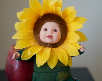 Vintage Anne Geddes Baby Flowers Sunflower Doll, Sunflowers Suit, 22cm / 8.66''