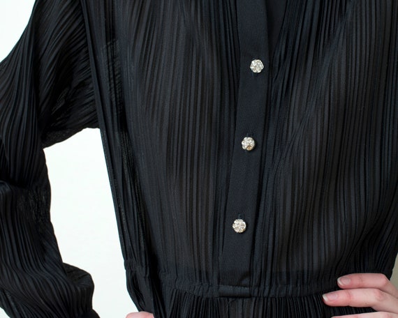 70s black accordian pleat midi dress | faux fortu… - image 7