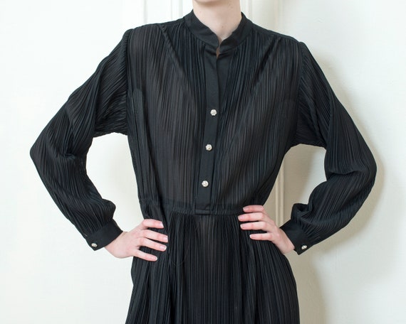 70s black accordian pleat midi dress | faux fortu… - image 2