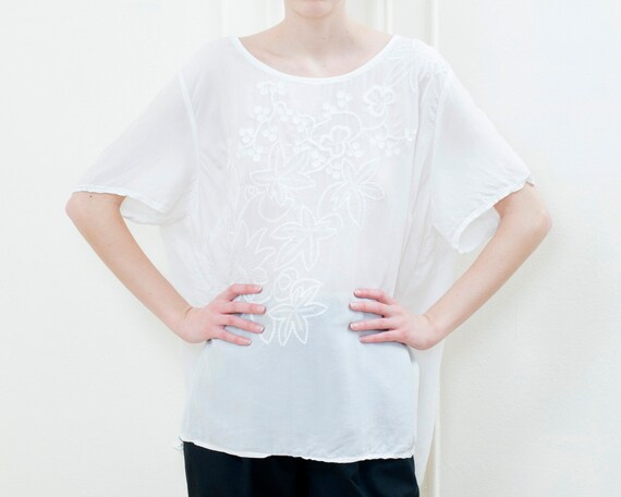 90s white tropical floral embroidered blouse | she