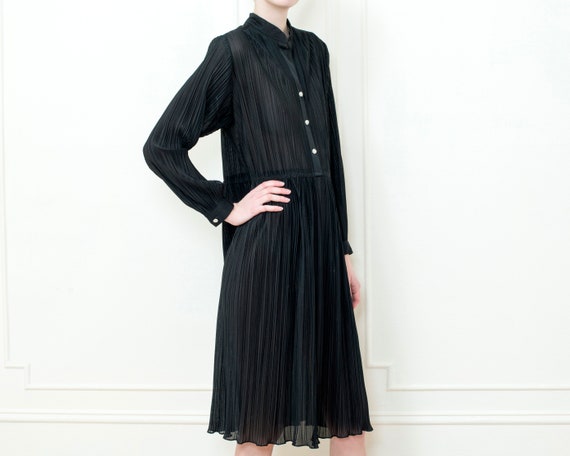 70s black accordian pleat midi dress | faux fortu… - image 4