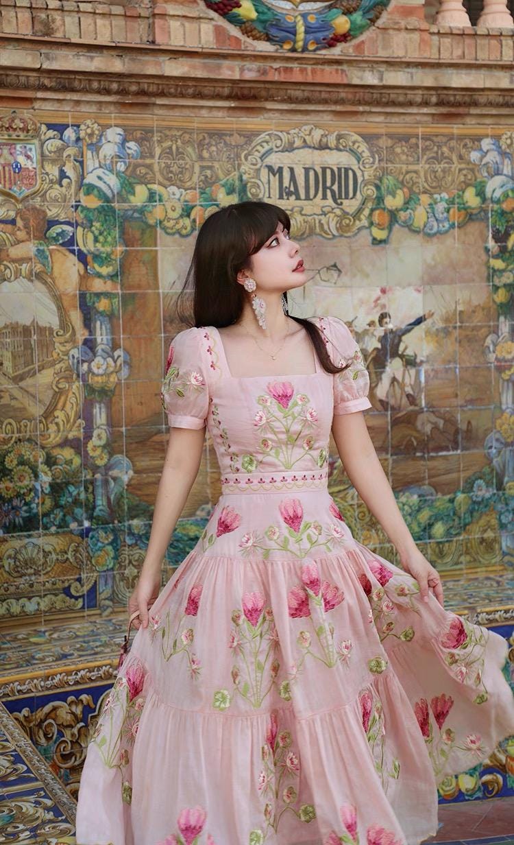 floral princess dress for women Vintage Midi Dress, Court Style Floral Dress, Structured Princess Dress  With Cotton Lining