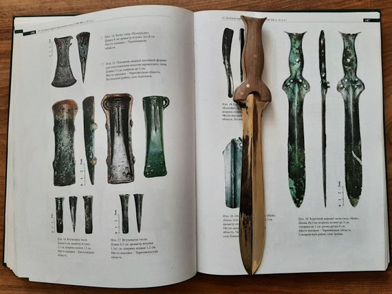 ノウア型青銅短剣 - ノウア短剣 - 後期青銅器時代 - 青銅短剣レプリカ