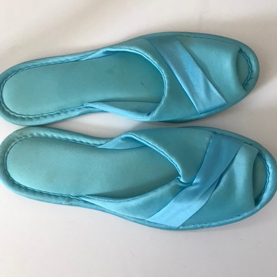Blue Vintage Henson kickernick silky slippers size