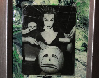 Vampira Acrylic Pour