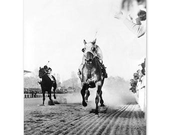 1938 Seabiscuit Poster Photo Print - Vintage Photo Wall Art of Horse Racing Seabiscuit Across Line to Beat War Admiral