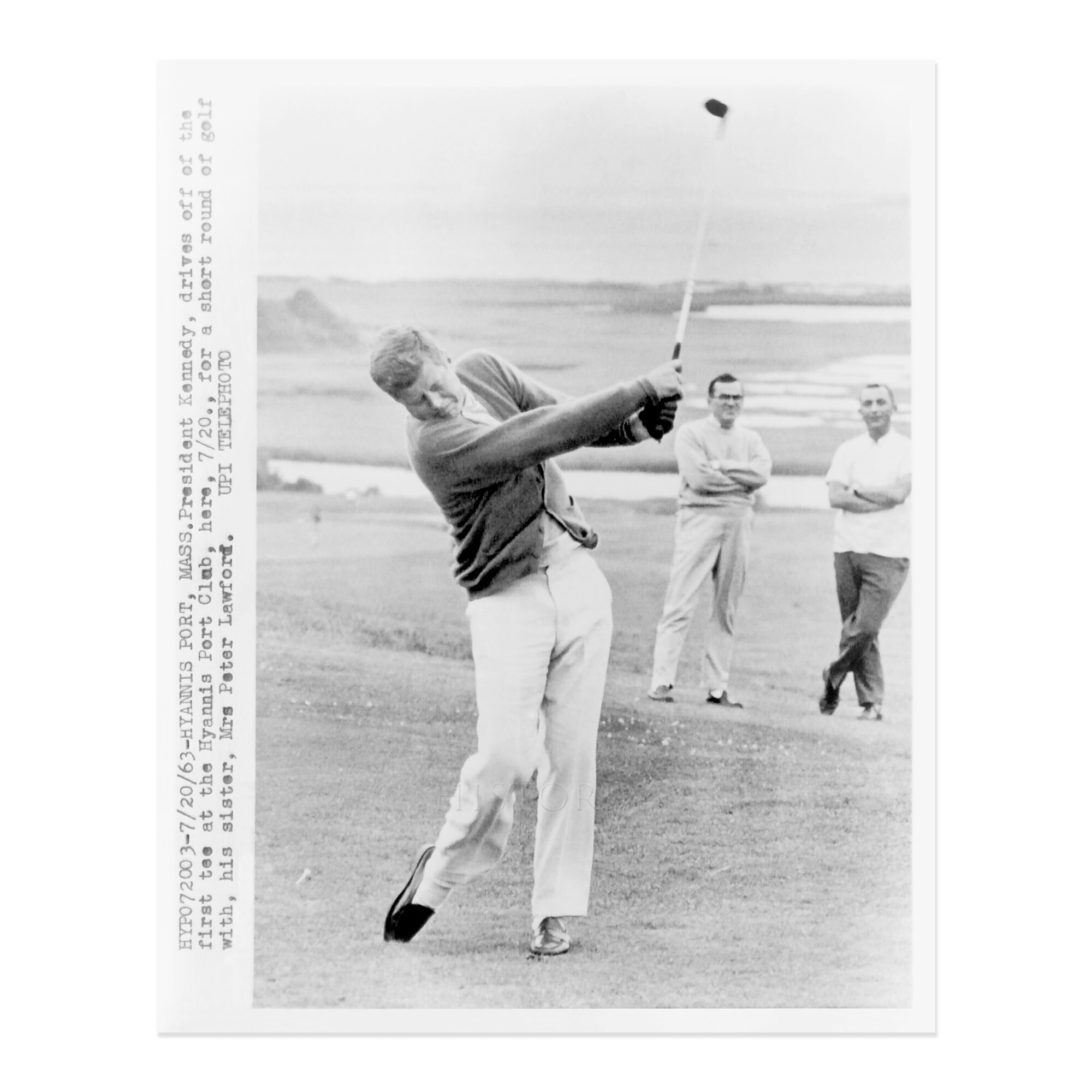 Foto de póster de John F. Kennedy de 1963: foto antigua del presidente  estadounidense John F. Kennedy jugando al golf en Hyannis Port. Arte mural.  - Etsy México, image size:2000x2000