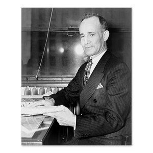 1937 Napoleon Hill Poster Photo - Old Portrait Photo of Napoleon Hill Holding His Book Think and Grow Rich Wall Art Print
