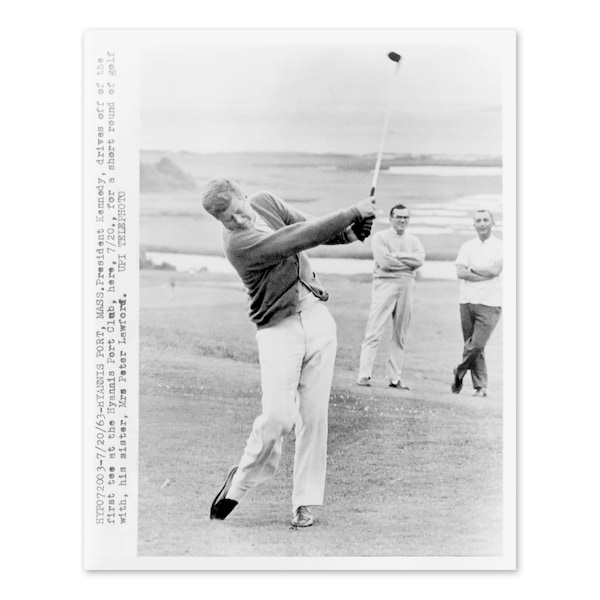 HISTORIX Vintage 1963 John F Kennedy Poster Photo - Old Photo of American President John F Kennedy Playing Golf at Hyannis Port Wall Art