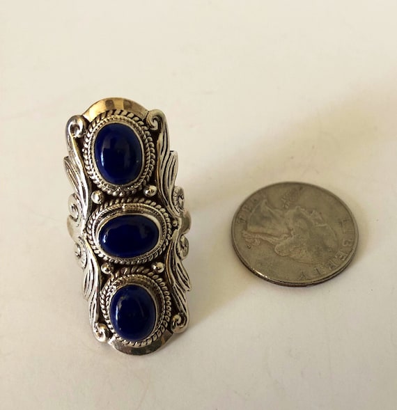 Very beautiful Lapis lazuli and silver ring