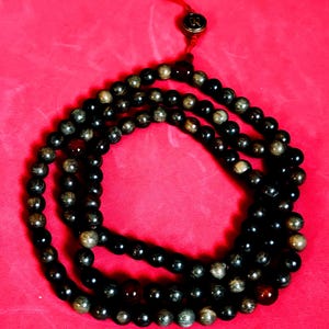 Tibetan traditional prayer beads/ reciting mantras/ meditation/ mindfulness