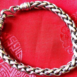 9,25 Zilveren schakelarmband is handgemaakt, puur zilver is het beste ontwerp. Gemaakt door een speciale kunstenaar uit Patan, Nepal.