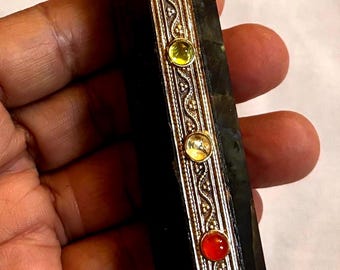 This Labradorite chakra   gemstone wand is for healing/ balancing/  chakras/ cystal ball/ clear quartz