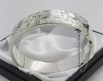 1977 Vintage 925 Silver 1/2 Engraved Scroll Design Hinged Bangle Bracelet