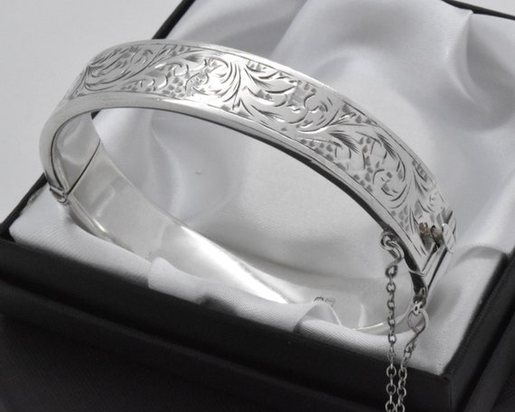 Lovely Vintage 1990s Sterling Silver 925 Octagonal Hinged Engraved Bangle