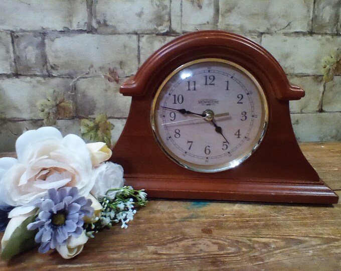 Vintage Brownstone Solid Pine Mantel Clock With a Large Face in a