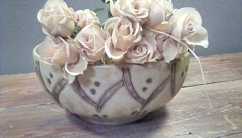 9 X 9 X 4 Inch Bowl Grapevine Pattern Vintage Mara Pottery Mara Grimaldi Beige With Darker Vines and Grapes Stoneware Made in Mexico