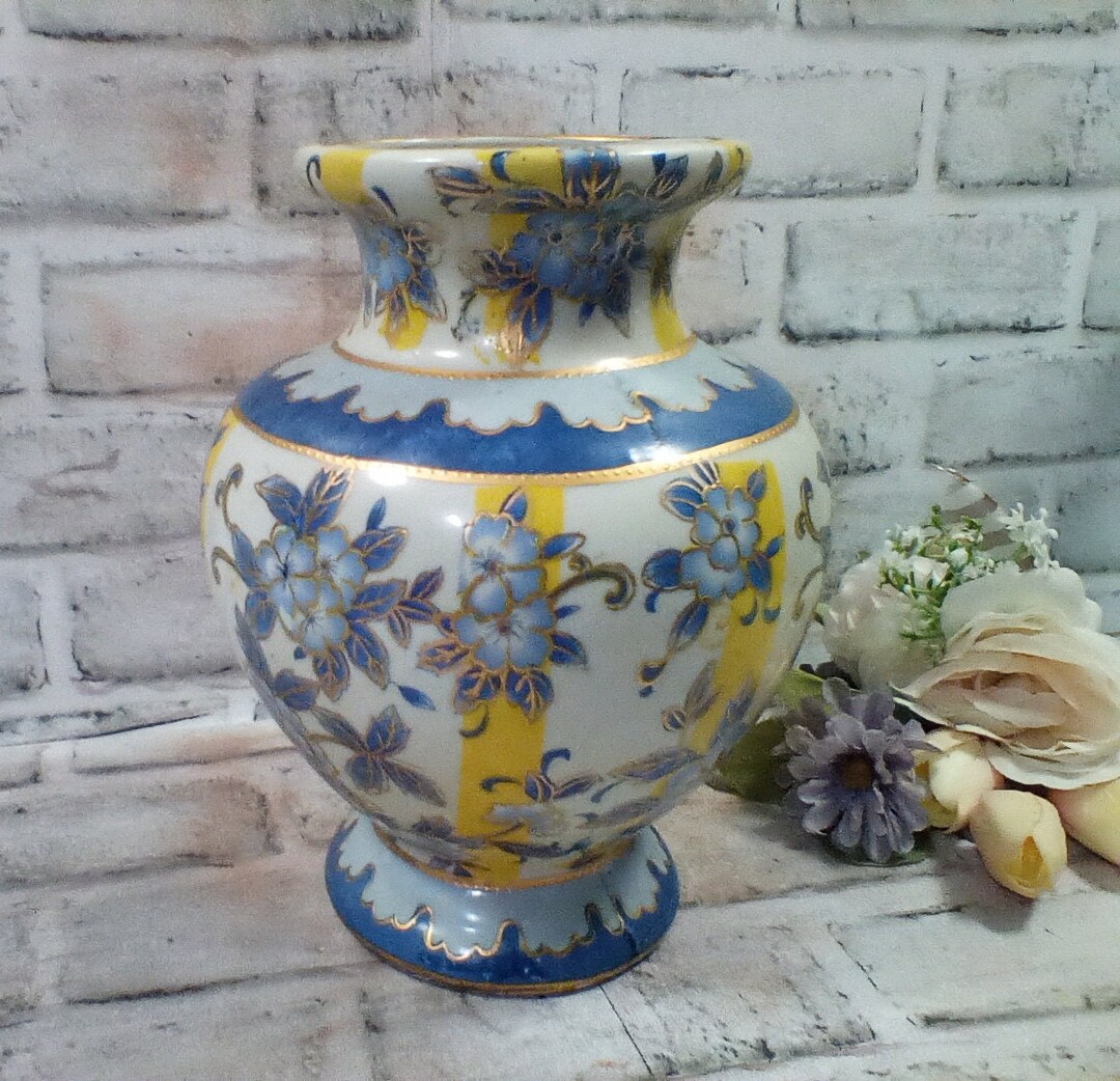 Vintage Asian Vase 9' Tall Stamped Made in China With Zhong Guo Zhi Zao