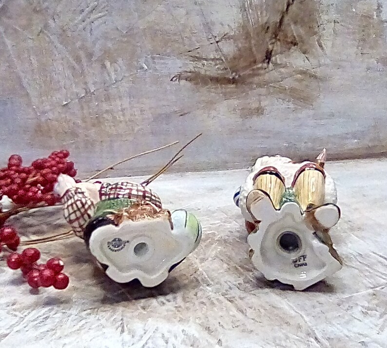Pair of Mismatched Fitz and Floyd Santas from the1980s Vintage Santa Claus Salt and Pepper Shakers Christmas Salt and Pepper Shakers