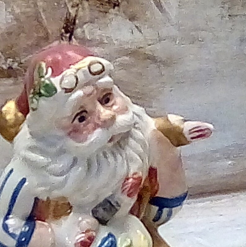 Pair of Mismatched Fitz and Floyd Santas from the1980s Vintage Santa Claus Salt and Pepper Shakers Christmas Salt and Pepper Shakers
