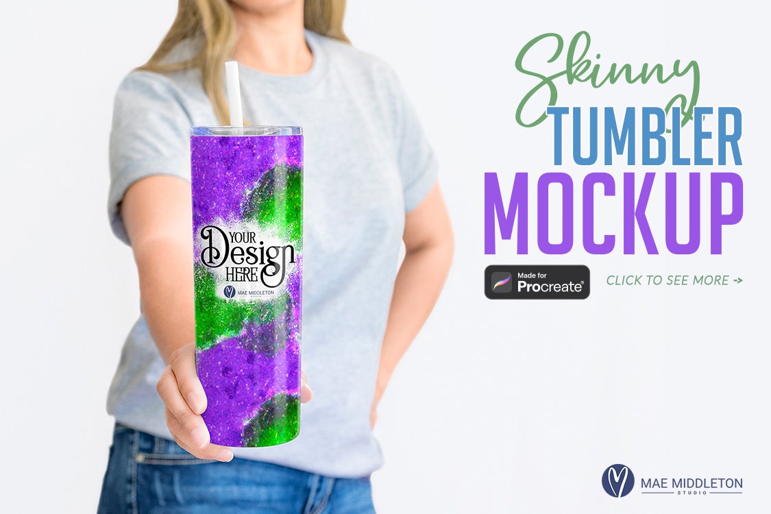 Magere Tumbler-mockup met vrouwelijk model | psd, png