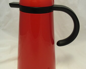 Insulated Thermos Carafe 'Tuileries' 1L in Red by Pigment France
