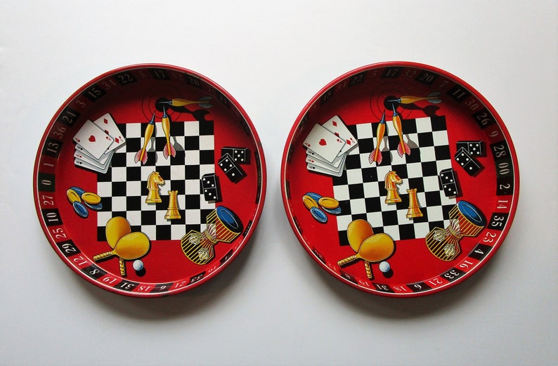 Zwei Vintage 13 Zoll Metall Bar Tabletts Mit Casino Und Spiel