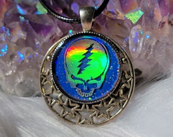 Grateful Dead Mood Pendants, Color Changing,Holographic, The Dead, Steal Your Face, Stealie, Necklace, Jewelry, Dancing Bear, Jerry Garcia