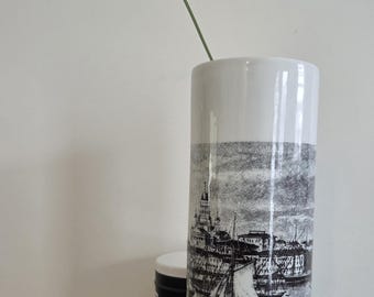 Vaso vintage Arabia Finlandia Helsinki / Vaso in ceramica con paesaggio urbano in bianco e nero / Ceramica artistica scandinava/finlandese