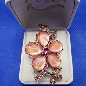 Vintage pink glass stone flower brooch, pink jewllery
