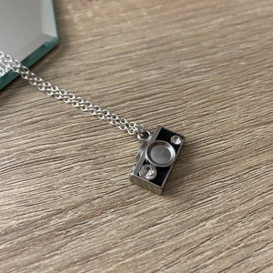 Camera Necklace | Unique Camera Necklace, Photography Necklace, Photographer Necklace, Jewelry for Photographers