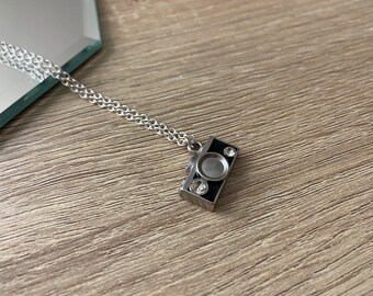 Camera Necklace | Unique Camera Necklace, Photography Necklace, Photographer Necklace, Jewelry for Photographers