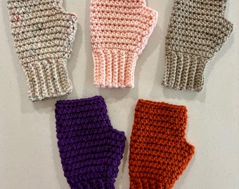 Fingerless Gloves With a Thumb