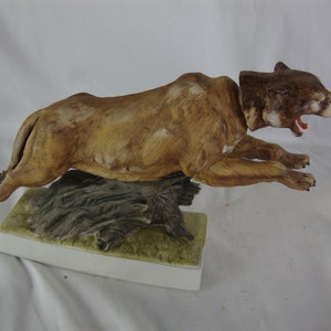 1973 Ski Country Bourbon Whiskey 4/5 Quart Mountain Lion Ceramic Decanter Empty