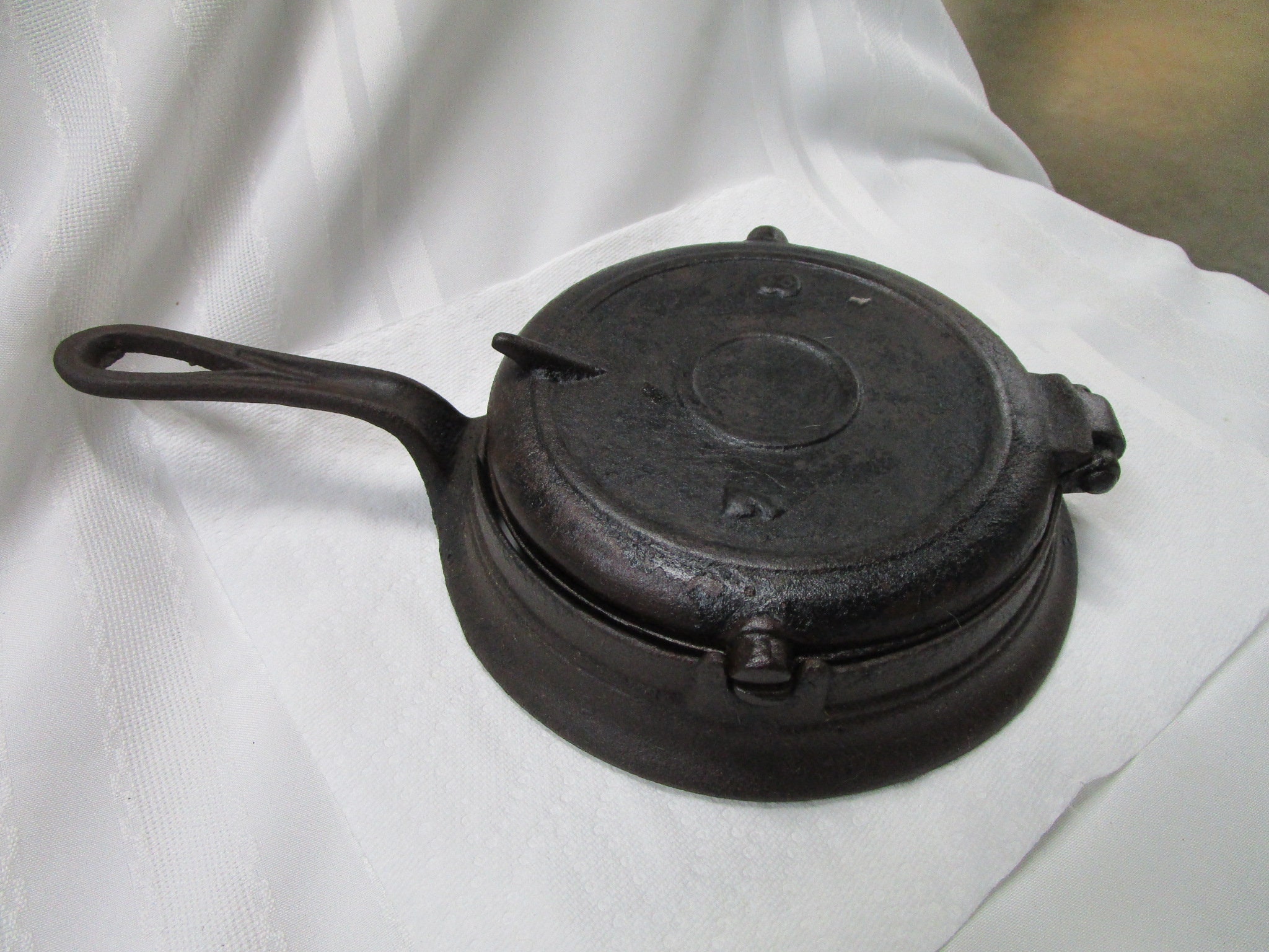 antique cast iron waffle iron
