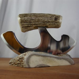Ulu Round End Medium Brown Angled Handle with Cream/Brown Irregular Chubby Base