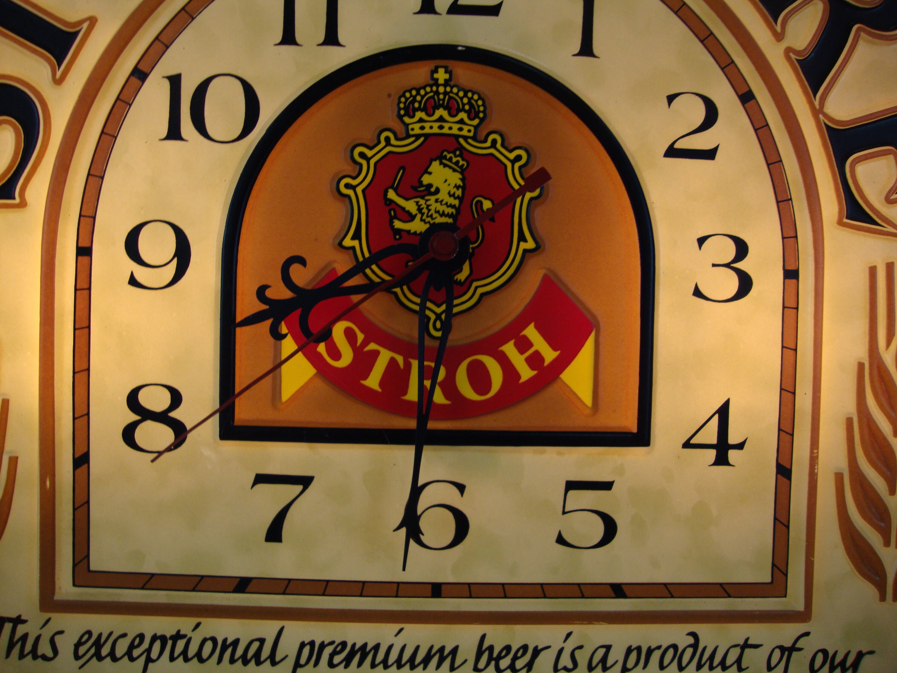 Stroh's Beerのビンテージな壁掛け時計 Vintage Stroh Signature Molded Plastic Electric Man Cave Bar Beer