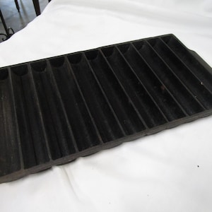 Vintage Unmarked #954 11 Slot Cast Iron Breadstick Baking Pan