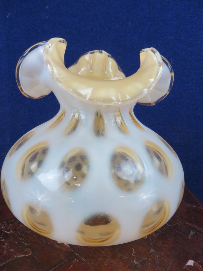 Fenton Unsigned Amber Coin Dot Ruffled Lamp Shade 7 Tall X Diameter