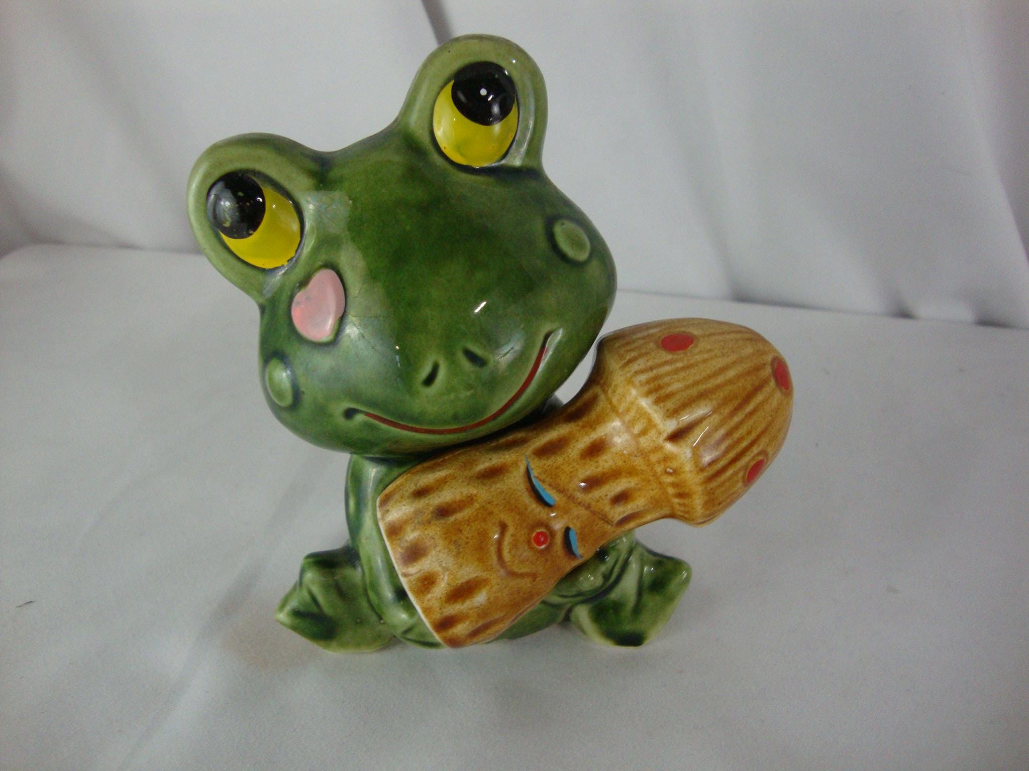 Vintage Japan Anthropomorphic Frog Holding Mushroom Salt Pepper