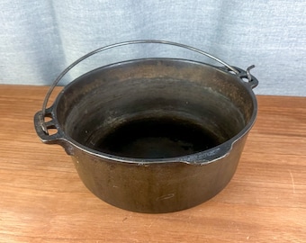 Vintage Cast-Iron 5-Quart Bucket Style Handle Cooking Pot