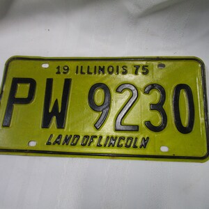 1975 Illinois Land of Lincoln Automobile License Plate Tag PW9230